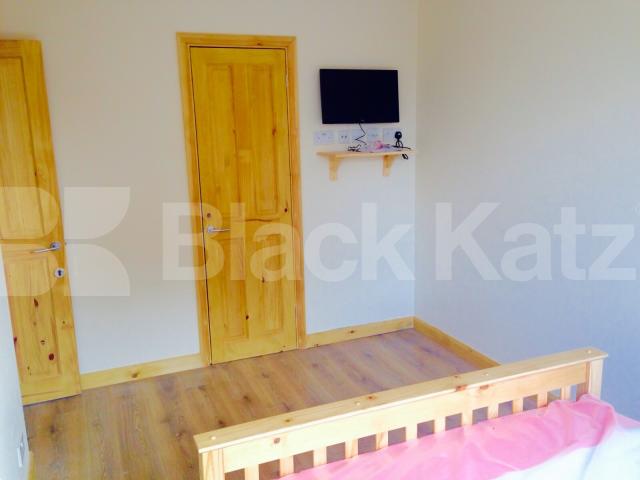 			UNDER OFFER, 4 Bedroom, 1 bath, 1 reception Terraced House			 Hersham Close, Roehampton